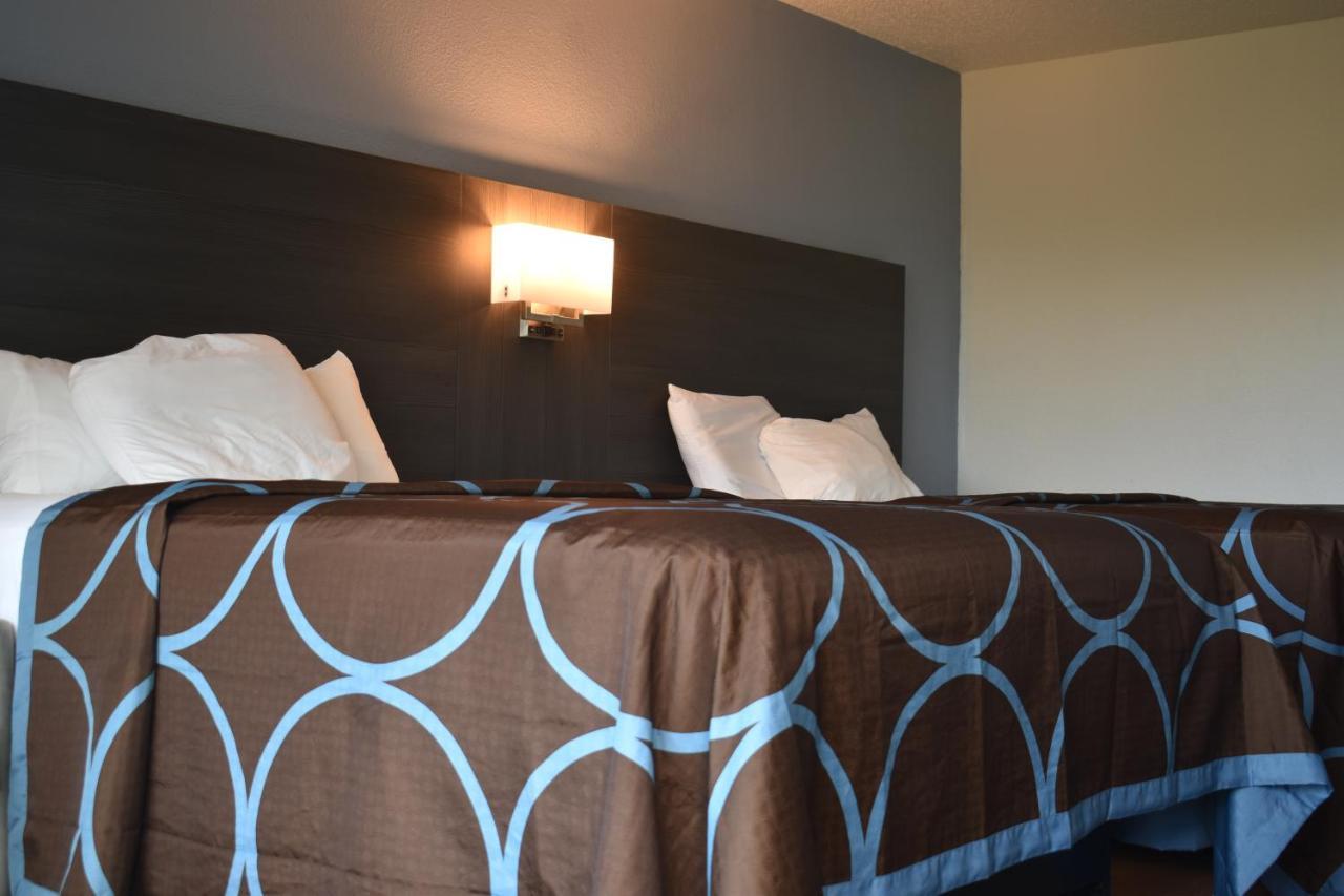 Super 8 By Wyndham Riverside Al Luaran gambar
