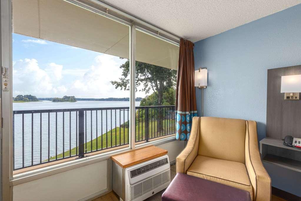 Super 8 By Wyndham Riverside Al Bilik gambar